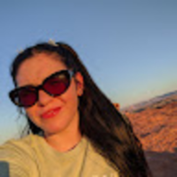 Meet your Posher, Gabrielle - Picture 1 of 1